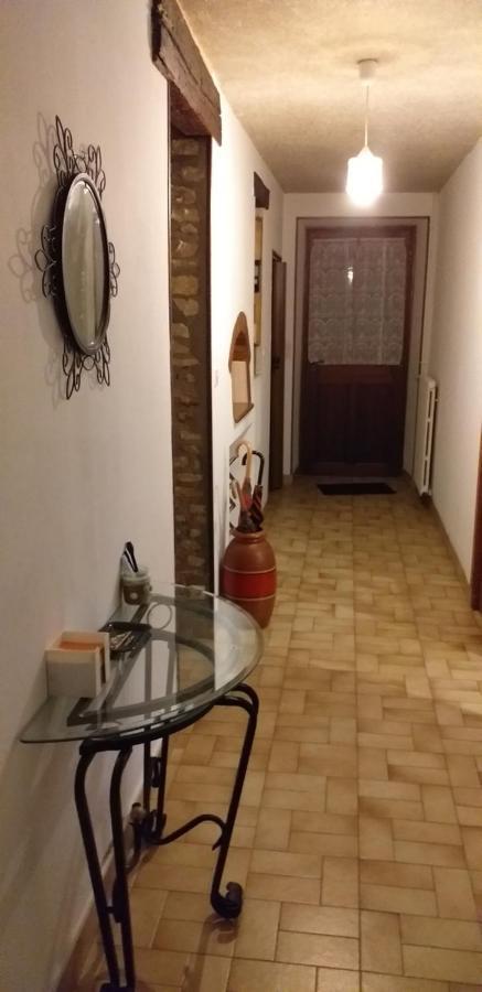 Maison Pour Nombreuses Personnes Pousseaux Luaran gambar